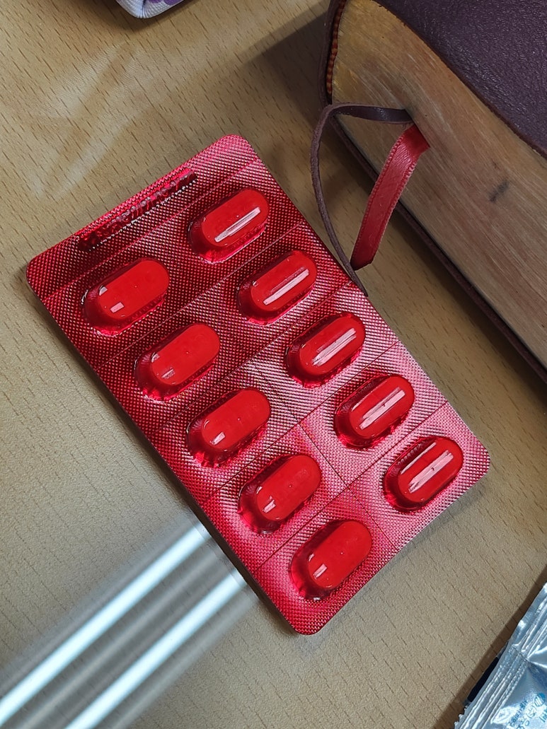 교수님들 가방에는 무엇이 있을까? - What's in my bag(교수님 편 (feat. 총장님)) 이미지3