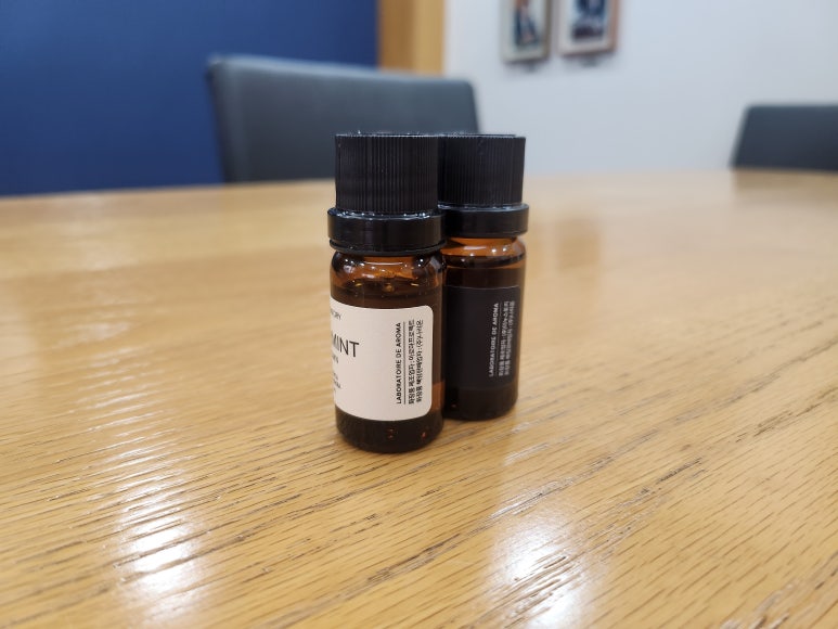 교수님들 가방에는 무엇이 있을까? - What's in my bag(교수님 편 (feat. 총장님)) 이미지5