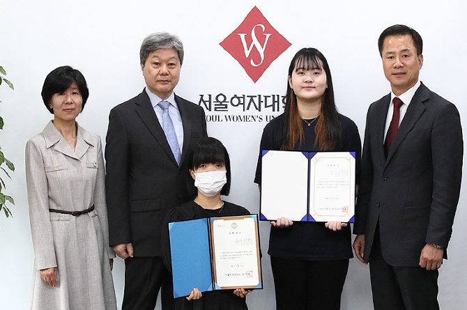 (사)대한민국국가조찬기도회 학식비기탁식 및 장학금수여식 진행