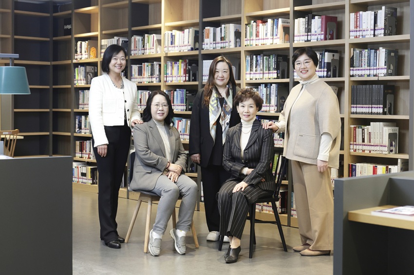 문헌정보학과 교수진, 한마음으로 뜻을 모아 학과 장학금 1억 원 약정